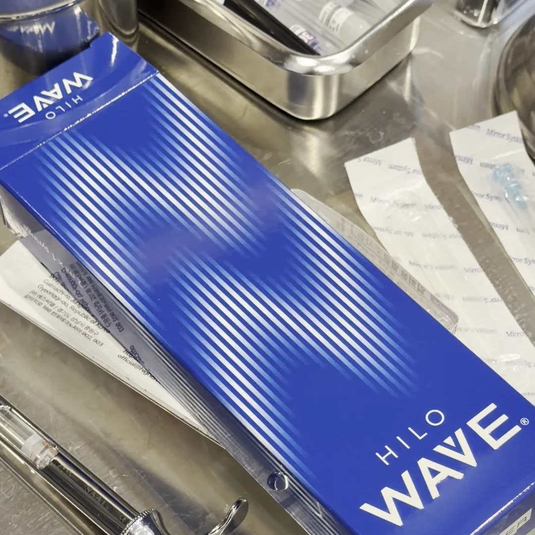 Blue HILO WAVE product box on a treatment tray